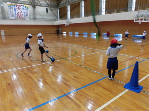 1年ボールけり (2)_R