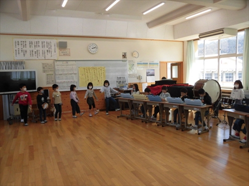 低学年音楽会 (10)_R