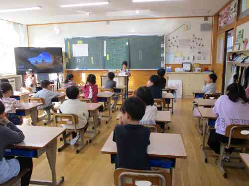 １年朝の会 (5)