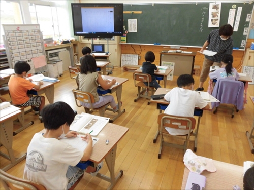 1年海のかくれんぼ (2)_R