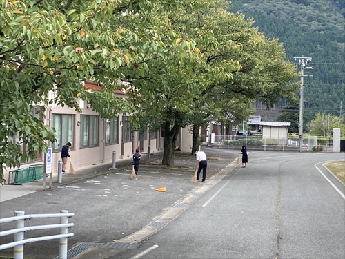 10月6日落ち葉はき (3)_R