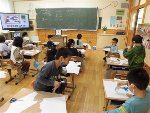2年はさみアート (4)_R