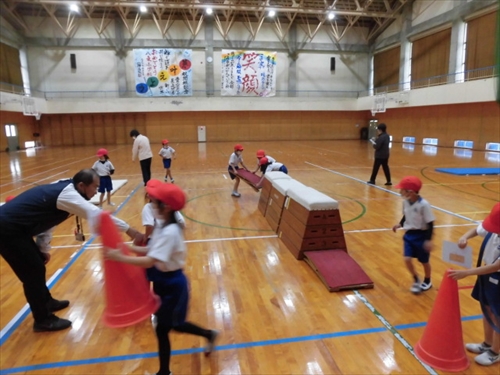 1年とびばこ遊び (1)_R