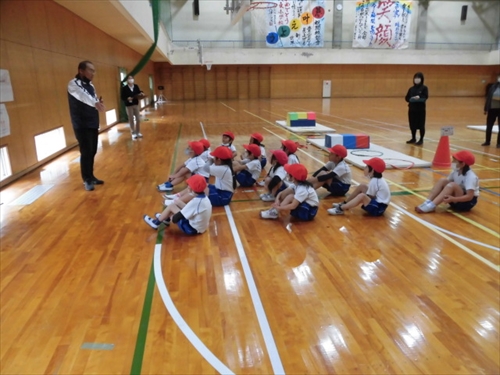 1年とびばこ遊び (3)_R