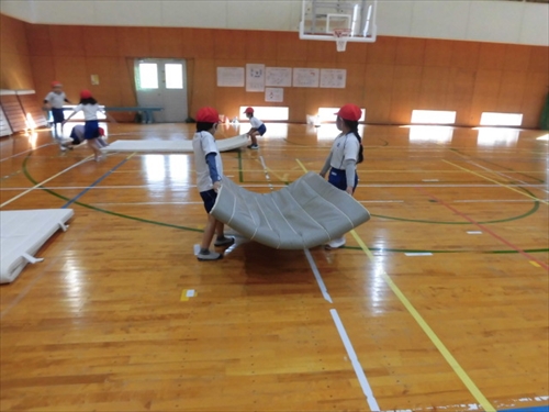 1年マット運動 (4)_R