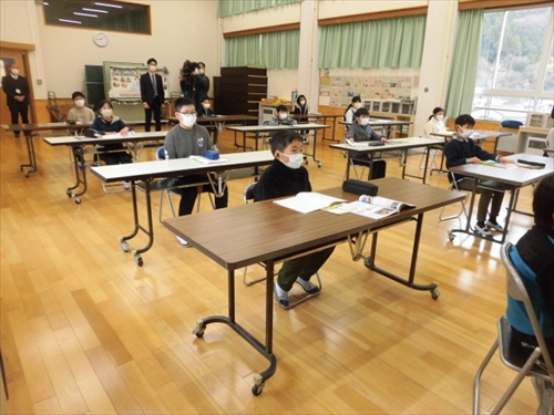 アナウンサーの仕事 (2)_R