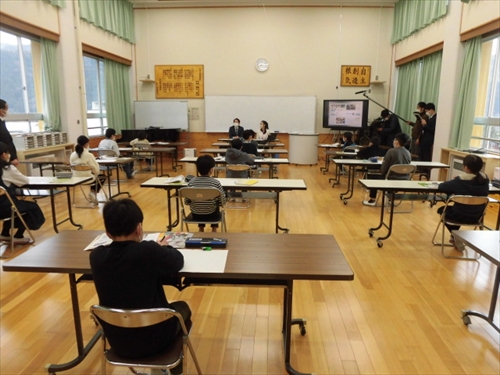 アナウンサーの仕事 (5)_R