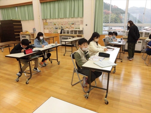 4年外国語活動ピザ (4)_R