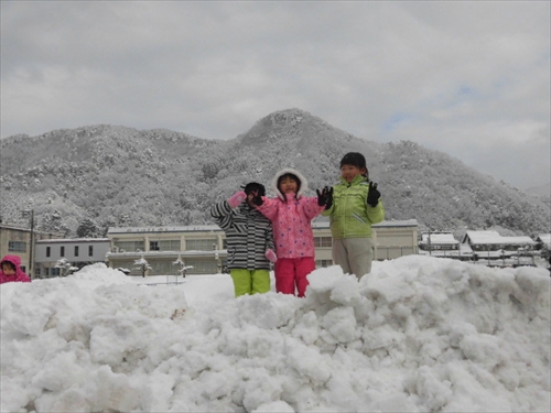 低学年雪遊び (3)_R