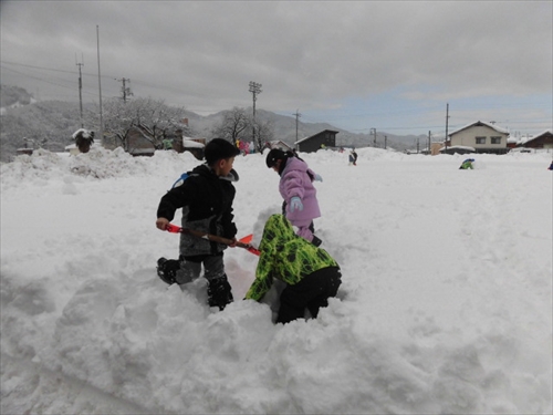低学年雪遊び (5)_R