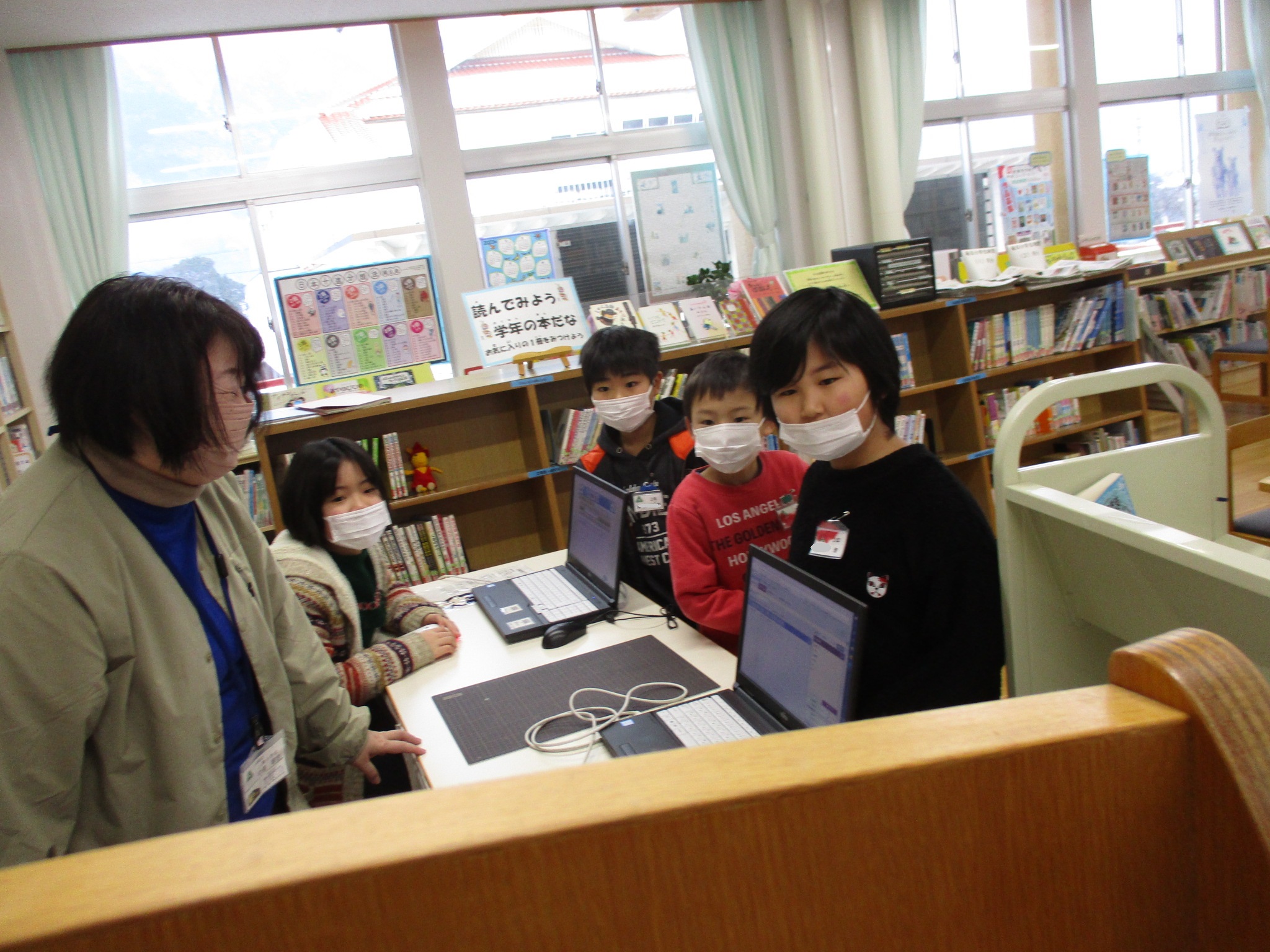 図書室１ (1)