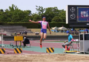 陸上-1-300x211