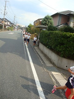 道路に出ても全力疾走