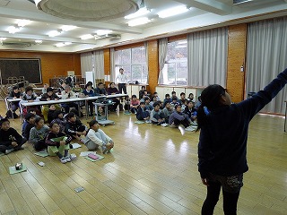 かかし工房の方に１２名来ていただきました