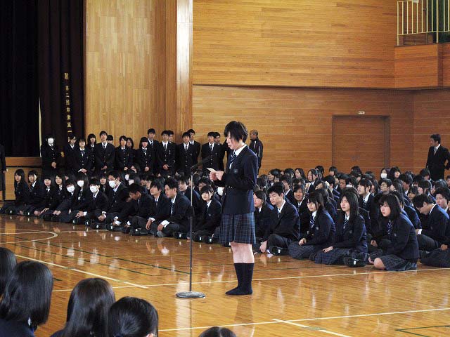 生徒会長　山本さん