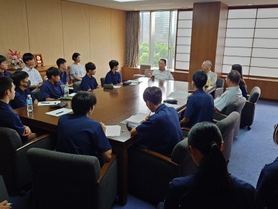 日本倶楽部座談会