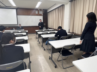 ④