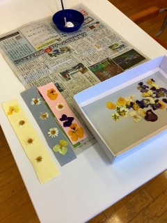 しおり作り始めました。