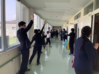 写真　みんなで「オー！」