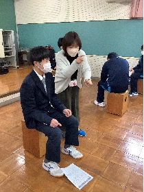 ④