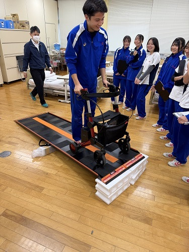 20251022_介護機器W3介護4