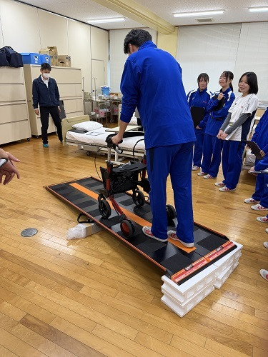 20251022_介護機器W3介護5