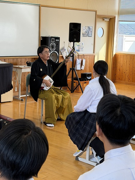 20251104_音楽三味線社会人講師2