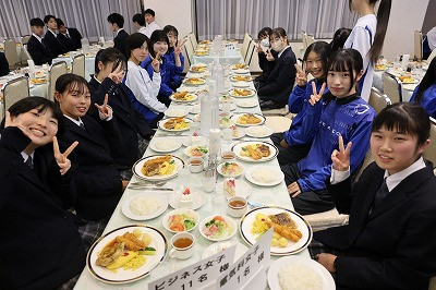 研修旅行1日目_夕食2s