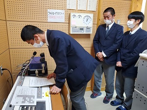 4高校生ボ