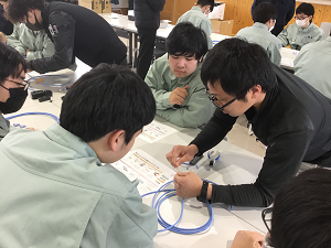 お手本を見ながら勉強