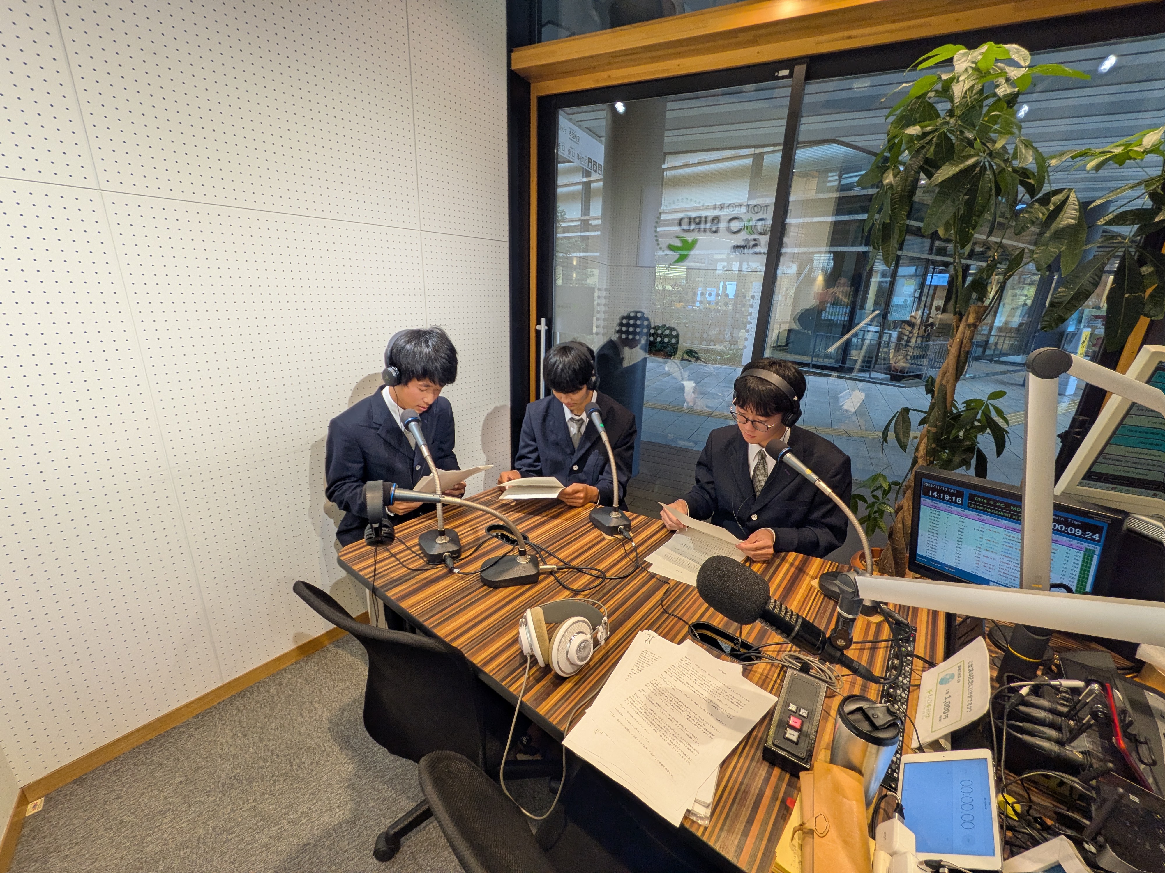 PXL_20251118_051917401