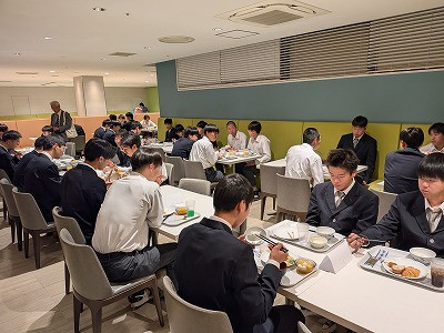 PXL_20251203_220545655