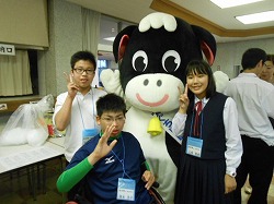 地元のゆるキャラとともに