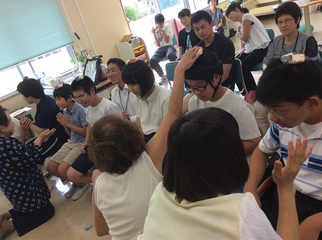 ぺったらぺったんをしている様子