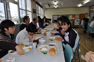 交流給食の様子②