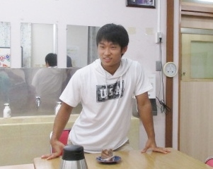誕生会のお礼を言う舎生