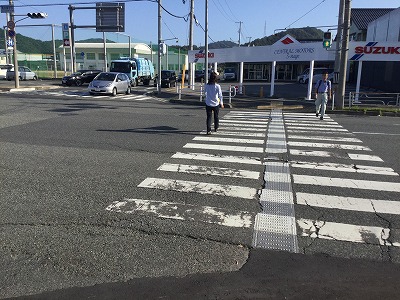 横断指導の様子
