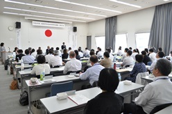 全体会の様子