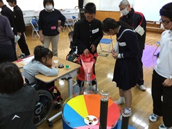 ゲームをして盛り上がりました。