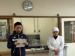 いつもお世話になっている配膳員さんにインタビューしています