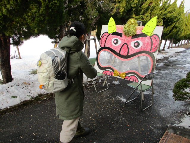 成人舎生も遠慮なく投げます