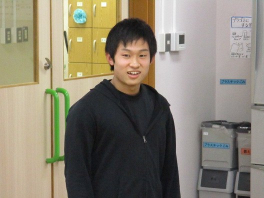 お祝いを述べる舎友会会長