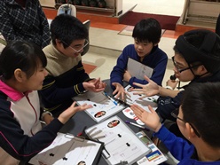 自分が予想した点数に近いか確認しています