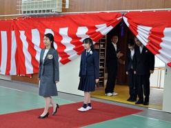 新入生の入場です