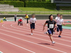 陸上100メートルで1位でした