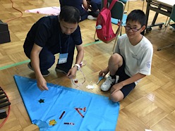 うらじゃの祭り衣装をつくっています