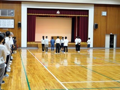 始業式の様子です