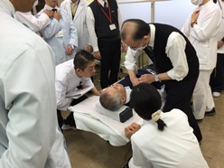 演習を通して理論と技術を学んでいます