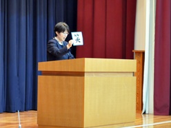 校長先生のお話の様子です