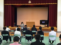 教頭先生による講評の様子です